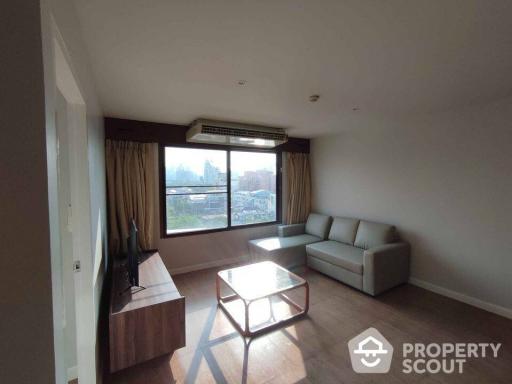 2-BR Condo near MRT Khlong Toei