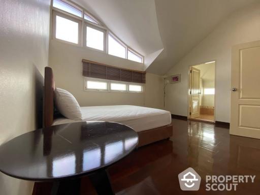 3-BR Apt. close to Thong Lo (ID 401050)