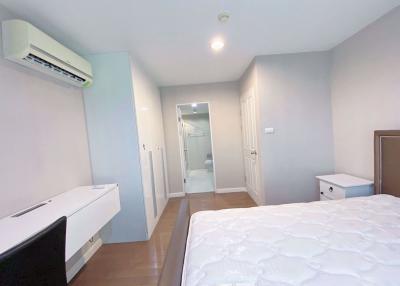 3 bed Condo in Belle Grand Rama 9 Huai Khwang Sub District C019911