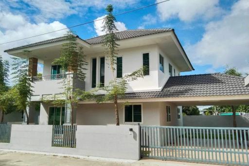 4 Bedroom Brand new 2 Story House for Sale in San Phak Wan, Hang Dong.