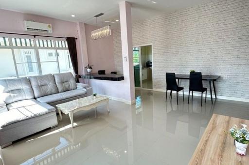 2 Bedrooms Charming Single-Story Home in Villa Lanna , San Kamphaeng - Must Sell Quickly!