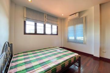 4 bed house for rent in Chang Phuak, Muang Chiang Mai