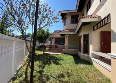 4 bed house for rent in Chang Phuak, Muang Chiang Mai