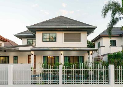 Stunning Pool Villa: House for Sale in Chiang Mai  7.99M Baht