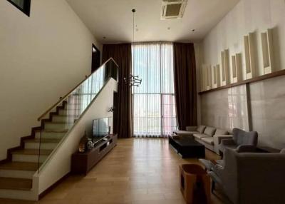 Luxury living at The Astra Chang Klan. Immaculate 2-bed, 3-bath condo, 164.09 sq m, rarely used. Prime location in the heart of Chiang Mai