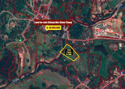 Explore Chiang Mai real estate! 5 Rai land for sale in Chom Thong, boasting a breathtaking location near Mae Klang Waterfall and just 2km from Doi Inthanon.