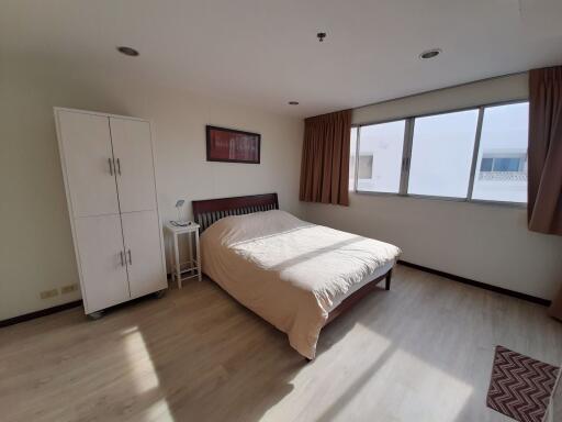 2 bed Condo in The Waterford Diamond Khlongtan Sub District C017758