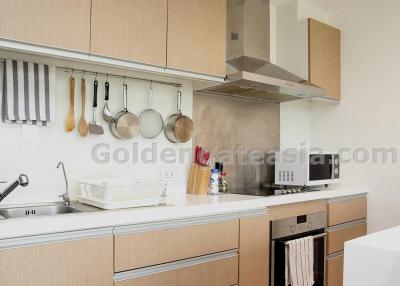 Large Light and Bright Modern 1-Bedroom unit - Ficus Lane - Phrakanong BTS