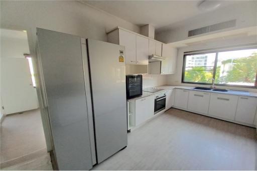 Spacious 3BR Cat-Friendly Apartment in Sathorn - Urban Serenity Meets Modern Living