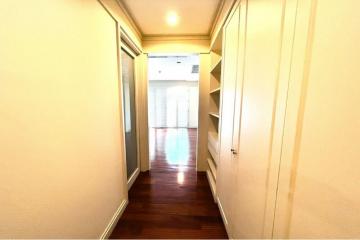 For rent Spacious 3 beds + maid quarter , on 2 floor Supreme Garden