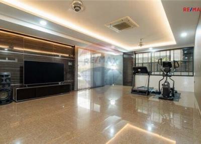 366 Sqm., 4 Beds Townhouse listed for ฿ 18,900,000.