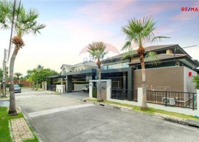 290 Sqm., 4 Beds House listed for ฿ 18,900,000.