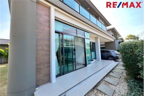 234 Sqm., 4 Beds House listed for ฿ 13,500,000.