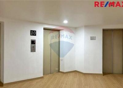 55 Sqm., 1 Bed Condo listed for ฿ 3,300,000.
