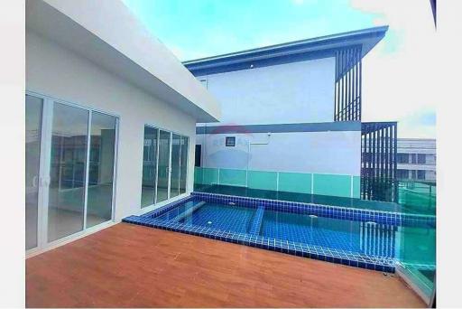 4 Bedrooms Partially Chaweng Lake View Pool Villa, Koh Samui