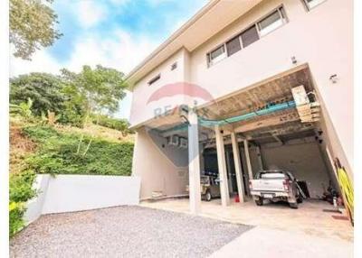 950 Sqm., 3 Beds House listed for ฿ 20,900,000.