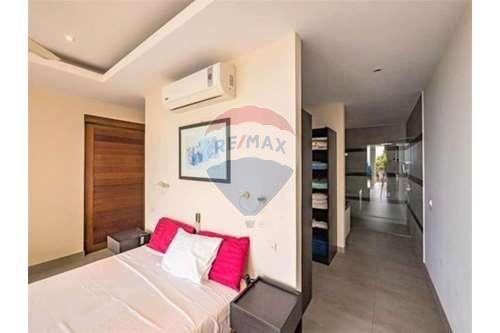 950 Sqm., 3 Beds House listed for ฿ 20,900,000.