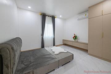 3 Bed House For Sale In East Pattaya - Raviporn Village 1