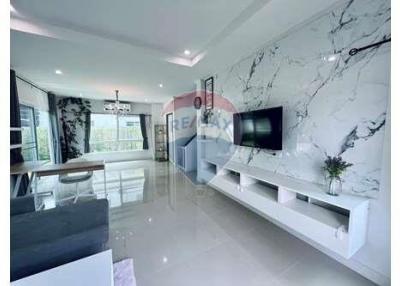 247 Sqm., 3 Beds, 3 Baths Townhouse listed for ฿ 3,990,000.