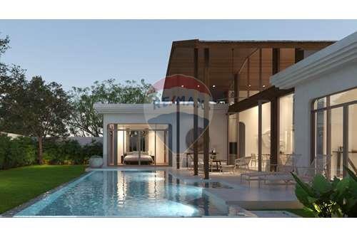 Exclusive private pool villa in Cherng Talay