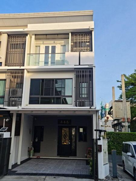 For Sale Bangkok Town House Landmark Ekamai-Ramindra Sukhonthasawat Lat Phrao