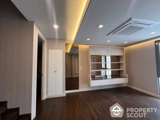 4-BR Semi-detached House at Veritz Sathupradit 34 in Bang Phong Phang