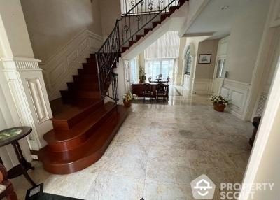 4-BR House near BTS Krung Thon Buri