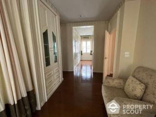 4-BR House near BTS Krung Thon Buri