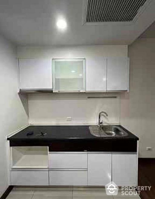 1-BR Condo at Supalai Lite Sathorn in Bang Khlo