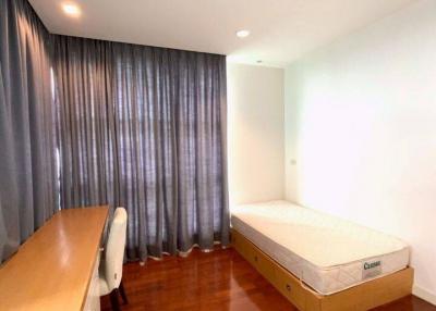 3-BR Condo at Chatrium Residence Riverside near BTS Saphan Taksin