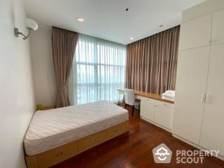 3-BR Condo at Chatrium Riverside Condominium near BTS Saphan Taksin