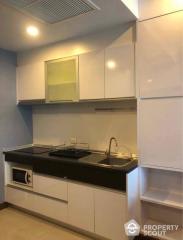 1-BR Condo near BTS Saphan Taksin