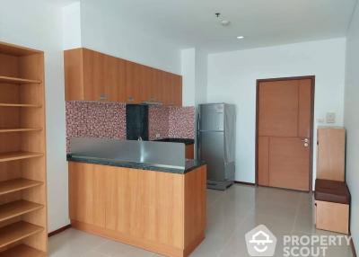 1-BR Condo at Villa Sathorn near BTS Krung Thon Buri