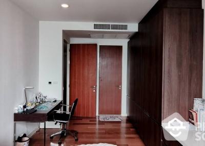 2-BR Condo at Chatrium Riverside Condominium near BTS Saphan Taksin