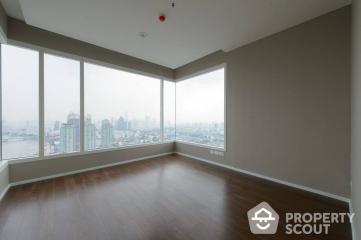 3-BR Condo at Menam Residences near BTS Saphan Taksin