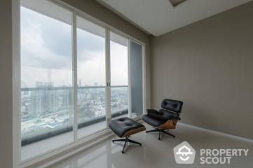 3-BR Condo at Menam Residences near BTS Saphan Taksin