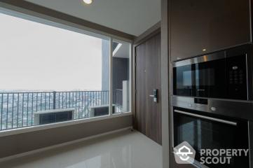 3-BR Condo at Menam Residences near BTS Saphan Taksin