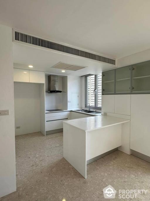 3-BR Condo at The Loft Sathorn near MRT Khlong Toei