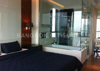 Condo at The Address Sukhumvit 28 for sale