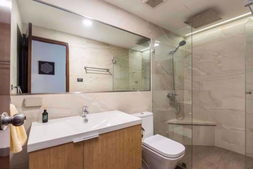 2 ห้องนอน, 2 ห้องน้ำ คอนโด ราคา ฿ 58,000/เดือน