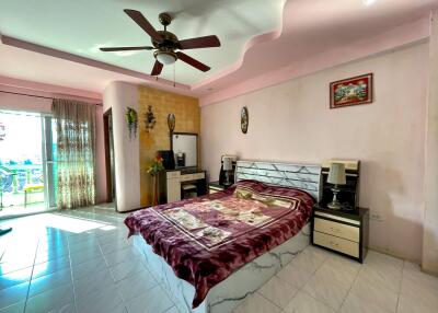 1 Bedrooms @ 9 Karat Condo