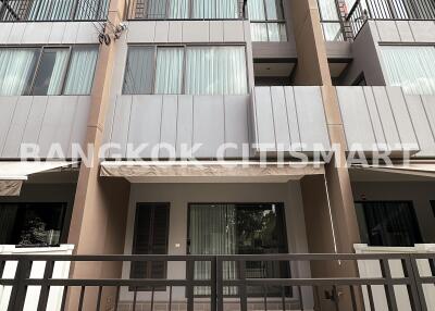 Townhouse at Baan Klang Muang Ratchaphruek for sale