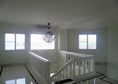 Duplex Penthouse - 4 Bedrooms In Sompong Condo