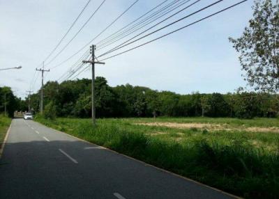 Land 400 Meters Of Na-Jomtien Beach