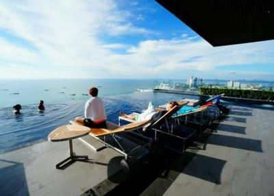 Great Sea View Condo In Central Pattaya