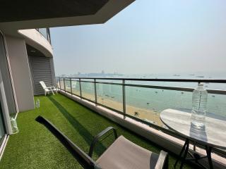 Sea View Condo for Sale in Central Pattaya