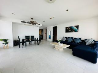 Sea View Condo for Sale in Central Pattaya