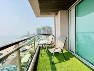 Sea View Condo for Sale in Central Pattaya