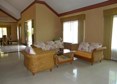 Private Pool Villa For Rent in East Pattaya