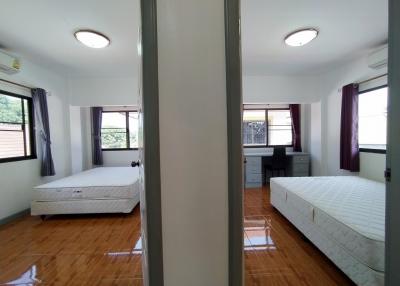 4 Bedroom House For Sale  In Permsub Garden Resort, East Pattaya